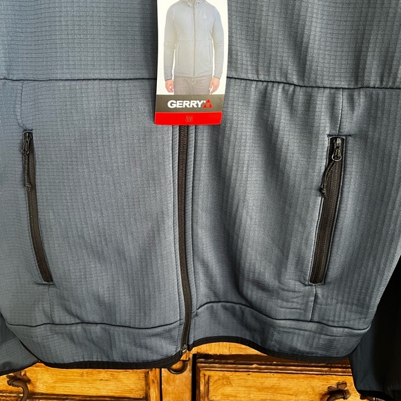 Gerry athletic style windbreaker NWT SZ M - Picture 3 of 7